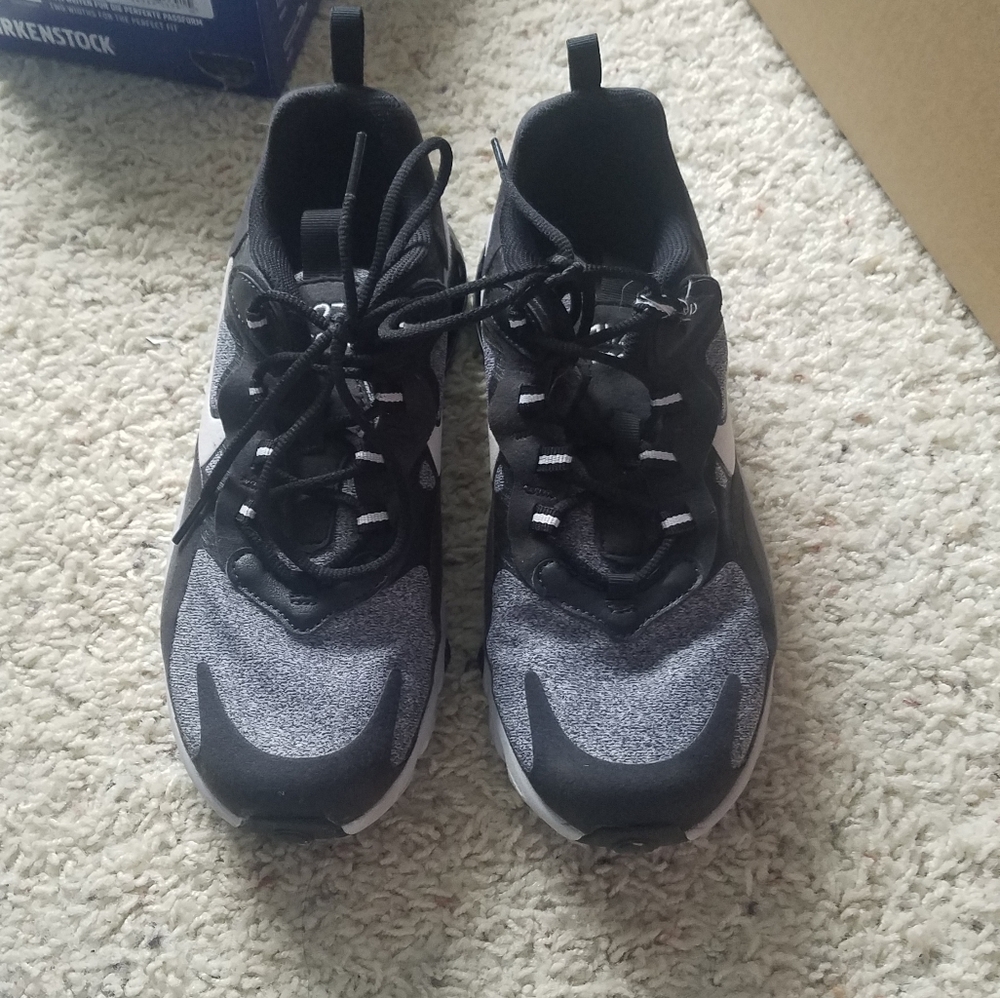 Nike 270 react sneakers